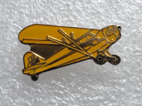 Pin avion de tourisme - s,