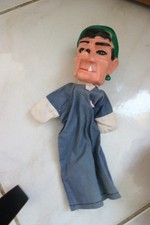 marionnette a main en plastique et tissu SORCIERE