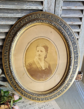 ANCIEN GRAND CADRE NOIR ET DORE OVALE NAPOLEON III