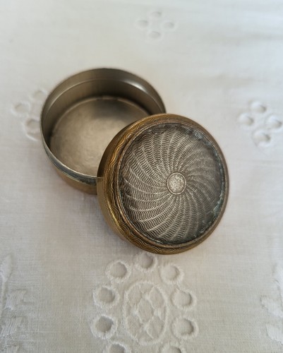Ancienne boite pilule ronde - ancienne,