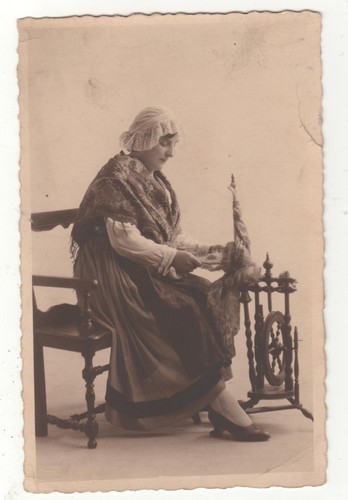 Carte photo une fileuse - 57,