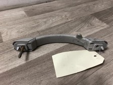 Poignee de maintien arriere