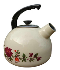 Collection Vintage Bouilloire en métal émaillé motif floral sur fond beige