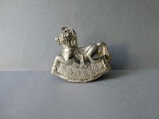 tirelire en métal argenté