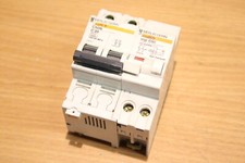 Oc.: Ensemble Disjoncteur MERLIN GERIN Multi9 24203 C60N+ differ. 26509 vigi C30