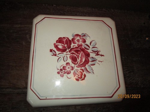 Dessous plat faïence - dessous,