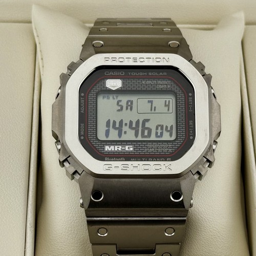 Montre carrée numérique