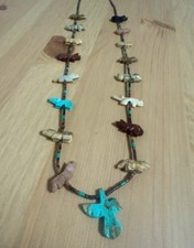 Collier fétiche Harpo en pierres naturelles – pièce artisanale