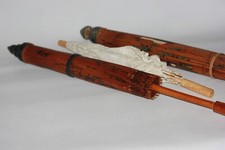 Lot 2 ombrelles THAÏLANDAISE EN PAPIER DE RIZ & BAMBOU et 1 en Dentelle