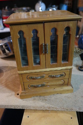 Petite armoire vitrine - armoire, coffret