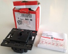 électricité COMMANDE DE VARIATION LEGRAND SAGANE 841 68 400va 230v 0-10v..