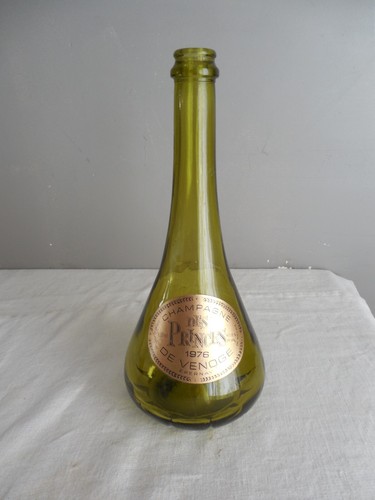 Bouteille vide champagne - vide, des