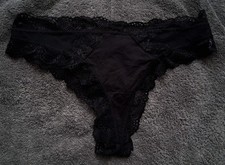 String Femme Porte