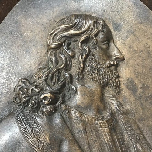 Bas relief en bronze - -,