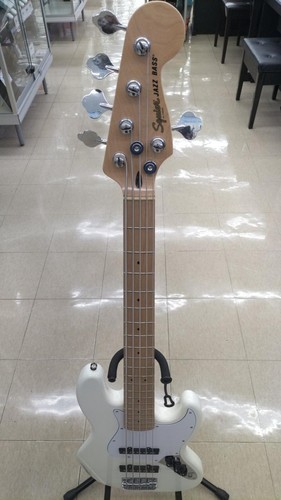 Guitare basse électrique