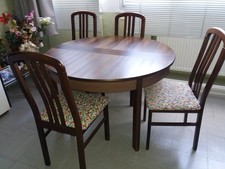 table ronde   de  salle à