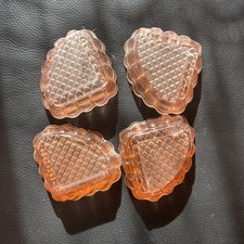 4 rehausseurs, dessous pieds de table piano modèle en verre moulé Rose