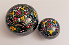 Deux Petites Boîtes Gigogne Rondes en Bois laqué noir - Joli Décor Floral Peint