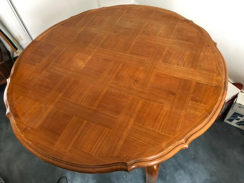 Table ronde salle - , à