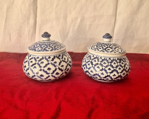 Fine blue porcelain pair - fine,