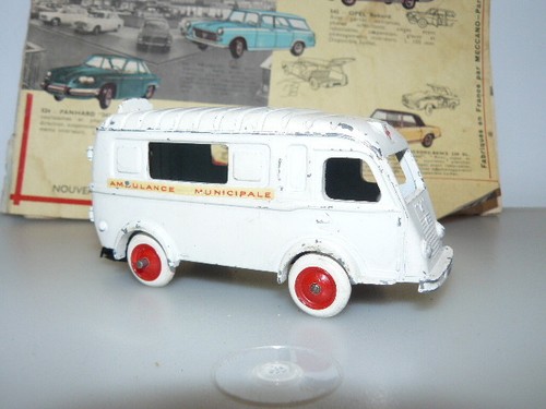 Renault 1000kgs ambulance - ambulance, cij