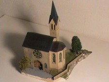 maquette HO GRANDE EGLISE/ BASE BOIS/CARTON/CURE+ 2 ARBRES/ CLOS/ OCC