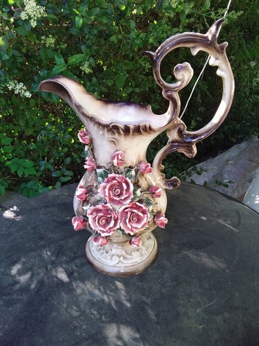 Vase verseuse aiguiere - , de