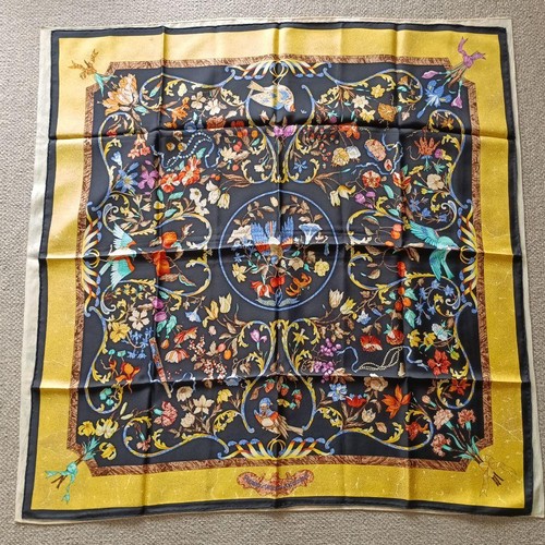 Foulard herm soie motif - herm, en