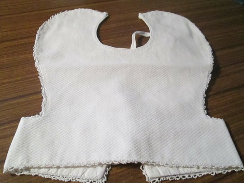 Bavoir ancien pour bébé - , ou