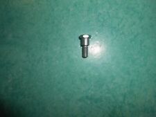 Vis épaulée carburateur