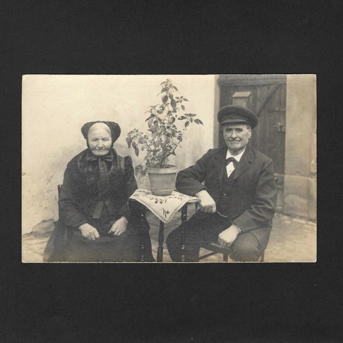 Couple anciens pot fleur