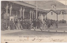 Monte-Carlo, le tir aux Pigeons - tireur avec son fusil - déc 1902