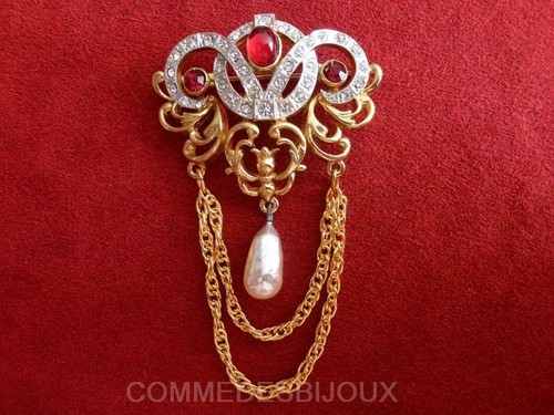Broche néo classique nacre - classique",