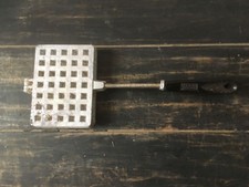 ANCIEN MOULE APPAREIL A 1 GAUFRE  SEFAMA  fonte d'aluminium F124