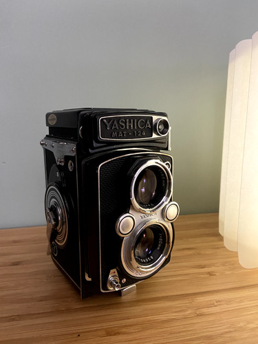 Yashica mat 124 - medium, format