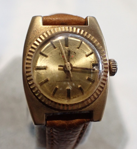 Vieille montre suisse hilton - montre,