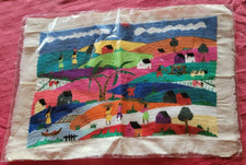 PETITE TENTURE PANNEAU BRODERIE AFFRICAINE SCENE DE VIE FAIT MAIN