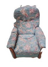 Lot 2 fauteuils dont un fauteuil électrique et 1asisse fauteuil