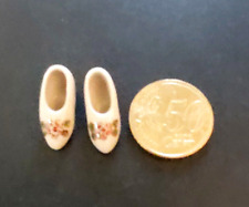 Chaussures miniatures à talon