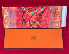 HERMÈS Boite Cravate avec Pochette Noël Nouvelle Année 36 cm par 13 cm H: 2,5cm