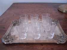 Série de 9 verres à liqueur