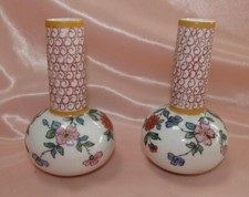Paire de petits vases