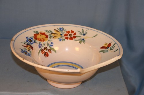 Plat barbe faience - à,