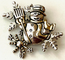 BROCHE / PENDENTIF BONHOMME DE NEIGE BALLET FLOCON Argenté Doré signé MJ 4,5cm