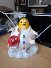 Figurine distributeur de