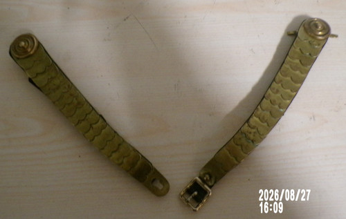Paire jugulaires ecailles - paire,