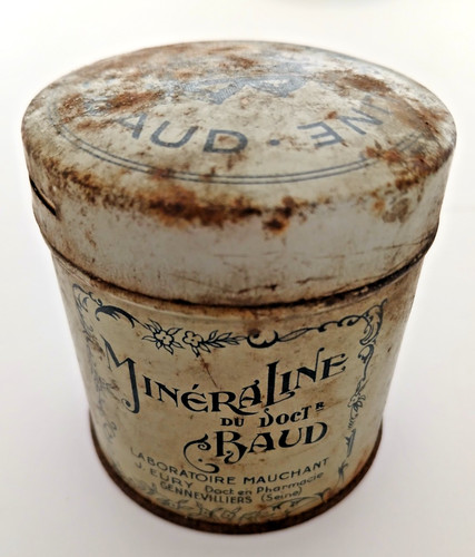 Ancienne boîte pharmaceutique