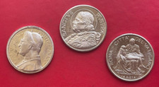 Beau lot de 3 médailles en métal argenté thème des Papes et du Vatican