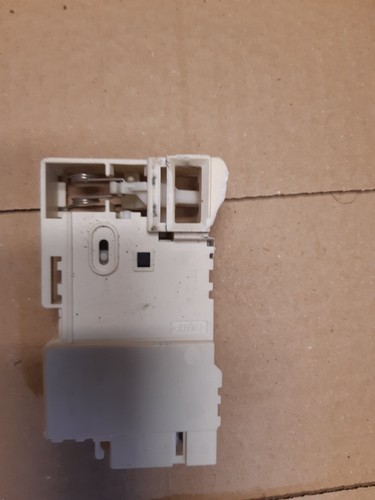 Indesit c00141683 sécurité - indesit,
