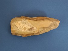 Biface hache préhistorique silex préhistoire néolithique France ?